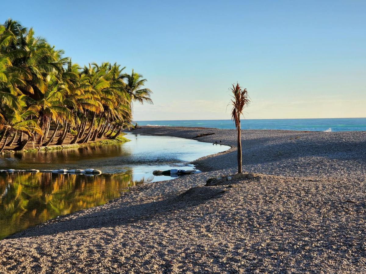 Beachfront Apartment, Quiet 4 Beds, 1 Bath, Ac, Wi-Fi, Hot Water, In Paraiso Near Los Patos Exterior photo