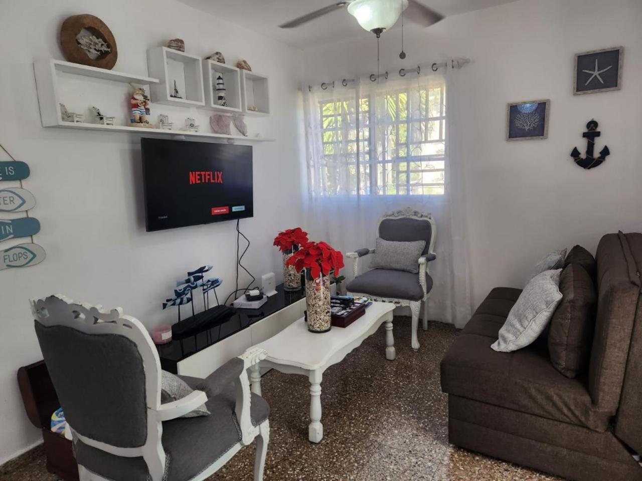 Beachfront Apartment, Quiet 4 Beds, 1 Bath, Ac, Wi-Fi, Hot Water, In Paraiso Near Los Patos Exterior photo