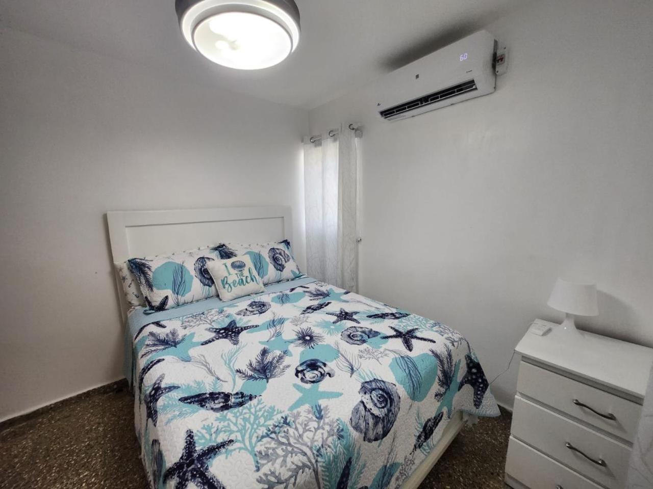 Beachfront Apartment, Quiet 4 Beds, 1 Bath, Ac, Wi-Fi, Hot Water, In Paraiso Near Los Patos Exterior photo
