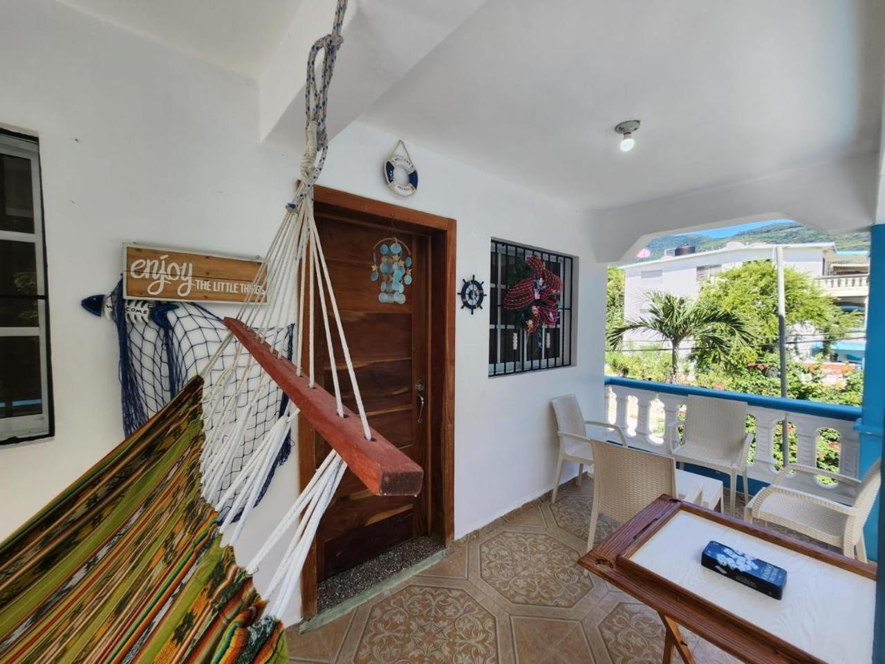 Beachfront Apartment, Quiet 4 Beds, 1 Bath, Ac, Wi-Fi, Hot Water, In Paraiso Near Los Patos Exterior photo